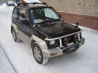 1995 Mitsubishi Pajero Junior Photos