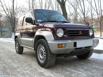 1995 Mitsubishi Pajero Junior Pictures