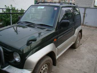 1995 Mitsubishi Pajero Junior Photos