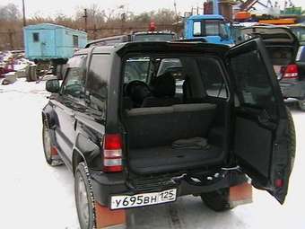 1996 Mitsubishi Pajero Junior Pictures