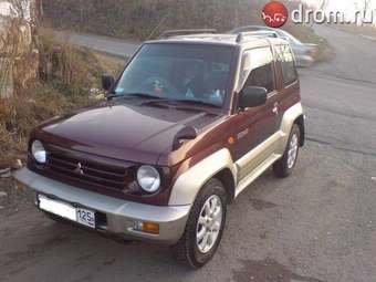 1996 Mitsubishi Pajero Junior Pictures
