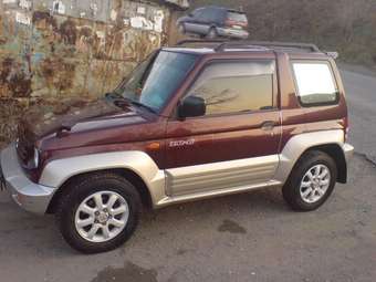1996 Mitsubishi Pajero Junior Images