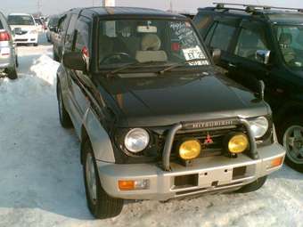1996 Mitsubishi Pajero Junior Images