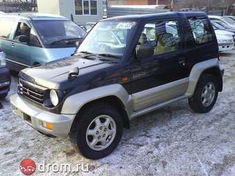 1996 Mitsubishi Pajero Junior Pictures