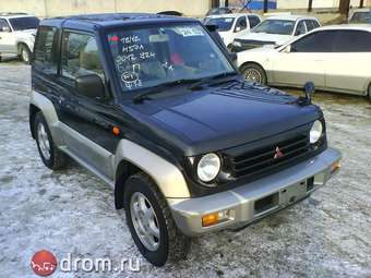 1996 Mitsubishi Pajero Junior Pictures