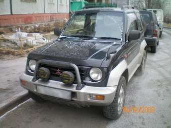 1996 Mitsubishi Pajero Junior Pictures