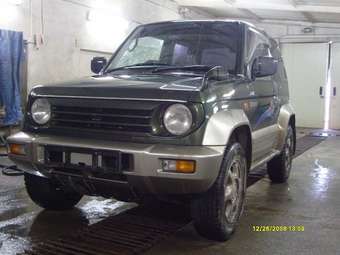 1996 Mitsubishi Pajero Junior Pictures