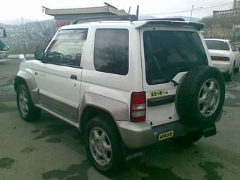 1996 Mitsubishi Pajero Junior Photos