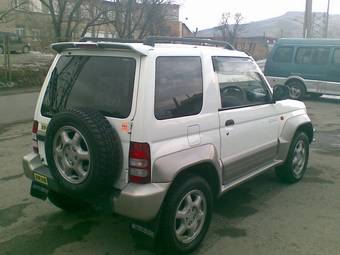 1996 Mitsubishi Pajero Junior Photos