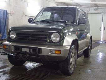 1996 Mitsubishi Pajero Junior Pictures