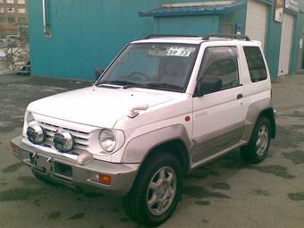 1996 Mitsubishi Pajero Junior Pics