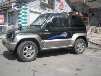 1996 Mitsubishi Pajero Junior Photos