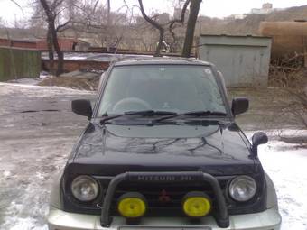 1996 Mitsubishi Pajero Junior Photos
