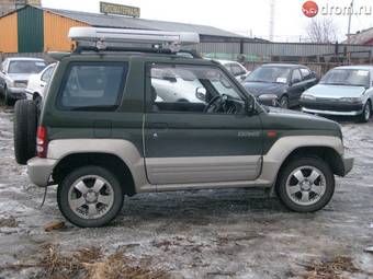 1996 Mitsubishi Pajero Junior Photos