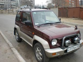 1996 Mitsubishi Pajero Junior Photos