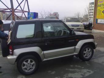1996 Mitsubishi Pajero Junior Pictures