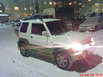 1996 Mitsubishi Pajero Junior Pictures