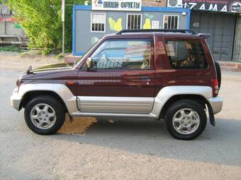 1996 Mitsubishi Pajero Junior Pictures