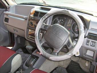 1996 Mitsubishi Pajero Junior Photos