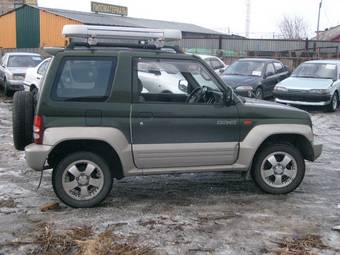 1996 Mitsubishi Pajero Junior Pics