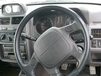1996 Mitsubishi Pajero Junior Pictures