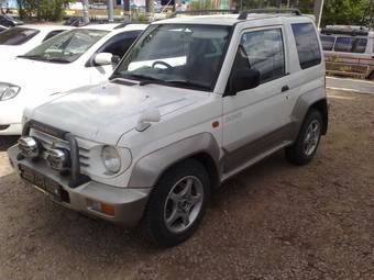 1996 Mitsubishi Pajero Junior Pictures