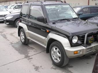 1996 Mitsubishi Pajero Junior Pictures