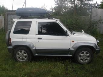 1996 Mitsubishi Pajero Junior Photos