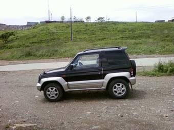 1996 Mitsubishi Pajero Junior Photos
