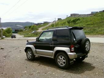 1996 Mitsubishi Pajero Junior Pictures