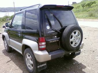 1996 Mitsubishi Pajero Junior Photos