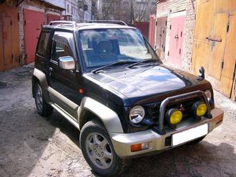 1996 Mitsubishi Pajero Junior Photos