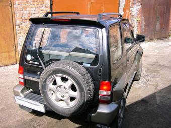1996 Mitsubishi Pajero Junior Pictures