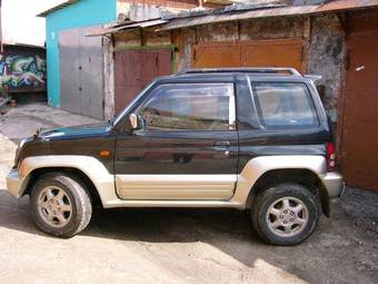 1996 Mitsubishi Pajero Junior Pictures
