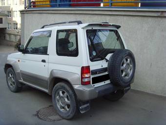 1996 Mitsubishi Pajero Junior Pictures