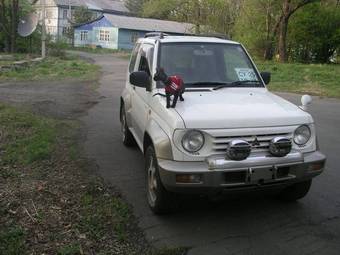 1996 Mitsubishi Pajero Junior Pics