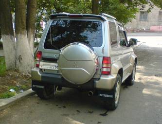 1996 Mitsubishi Pajero Junior Pics