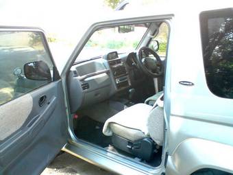 1996 Mitsubishi Pajero Junior Pictures