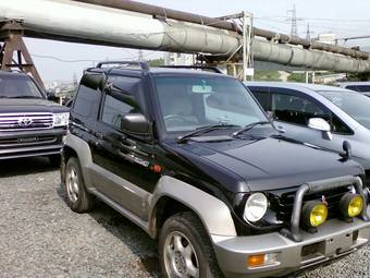 1996 Mitsubishi Pajero Junior Pictures