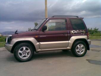 1996 Mitsubishi Pajero Junior Photos