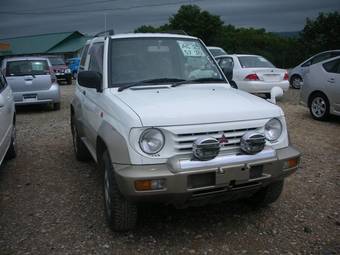 1996 Mitsubishi Pajero Junior Pictures