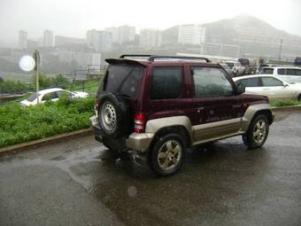 1996 Mitsubishi Pajero Junior Pictures