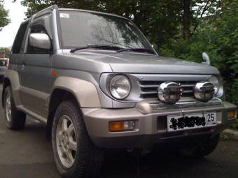 1996 Mitsubishi Pajero Junior Pictures