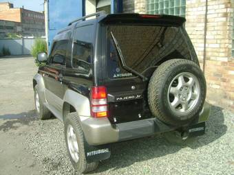 1996 Mitsubishi Pajero Junior Pictures
