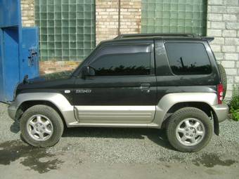 1996 Mitsubishi Pajero Junior Photos