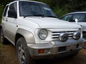 1996 Mitsubishi Pajero Junior Photos