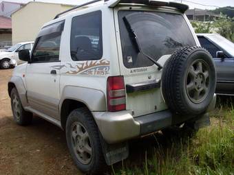 1996 Mitsubishi Pajero Junior Pictures