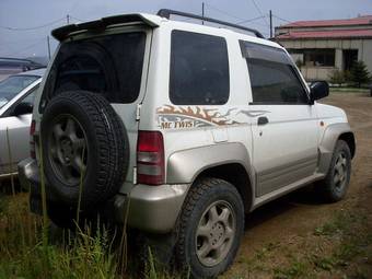 1996 Mitsubishi Pajero Junior Photos