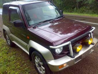 1996 Mitsubishi Pajero Junior Photos