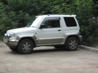 1996 Mitsubishi Pajero Junior Pictures